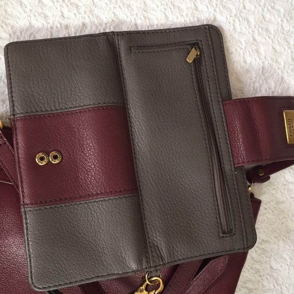 Host Pick Fossil Crossbody & Wallet - Picture 7 of 8